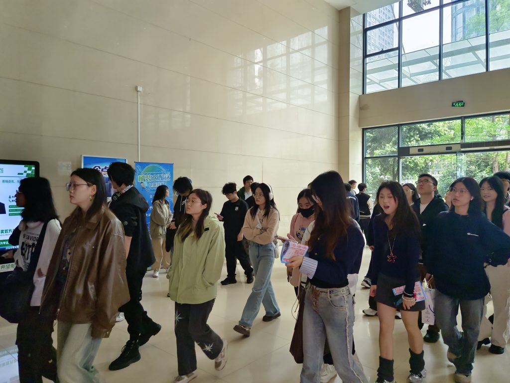 深化校企合作,共育游戏英才丨灵星互动携手西华大学开展企业参观日活动 1 IMG 20250411 101742